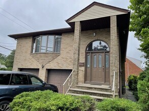 91 Grove St, Unit 1st floor in South Hackensack, NJ - Building Photo - Building Photo