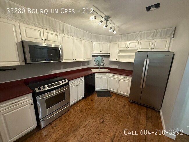 33280 Bourquin Crescent E in Abbotsford, BC - Building Photo - Building Photo