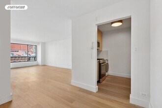 501 E 87th St in New York, NY - Building Photo - Building Photo