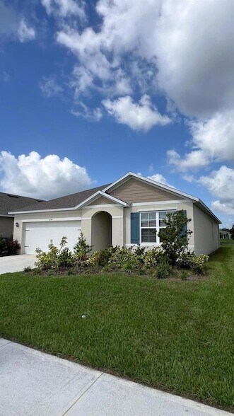 1230 Red Hl Rd in Davenport, FL - Building Photo - Building Photo