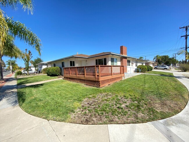 5754 Dorothy Dr in San Diego, CA - Building Photo - Building Photo