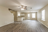 22919 Twisting Pine Dr in Spring, TX - Foto de edificio - Building Photo