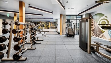 Owl Northgate in Seattle, WA - Foto de edificio - Building Photo