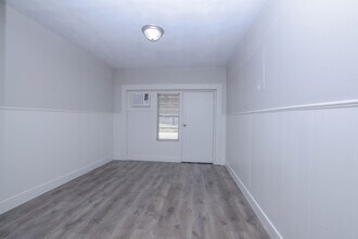 9834 Denning Dr in Houston, TX - Building Photo - Building Photo