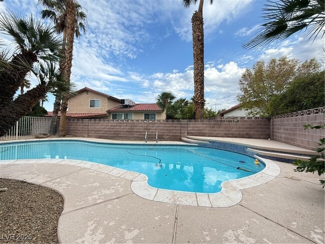property at 5421 W Ganado Dr
