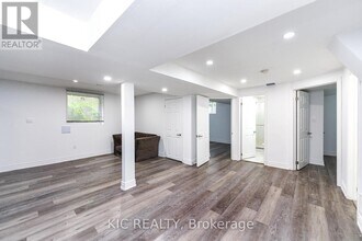 14 Paramount Pl in Brampton, ON - Building Photo - Building Photo