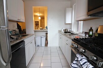 2003 Commonwealth Ave, Unit 10 in Boston, MA - Building Photo - Building Photo