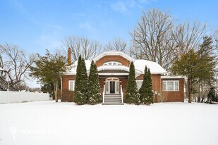 231 31st St NW in Barberton, OH - Building Photo