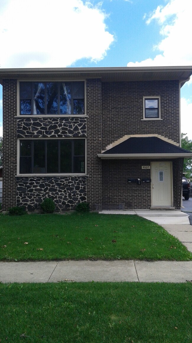 4607 Pulaski Ave Rentals in Lyons, IL