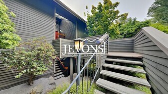 2626 4th Ave N in Seattle, WA - Building Photo