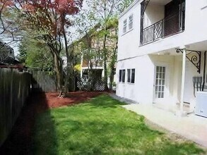 52 Rawson Rd in Brookline, MA - Building Photo - Building Photo