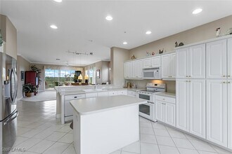 9131 Southmont Cove in Ft. Myers, FL - Foto de edificio - Building Photo