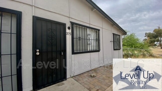 375 E Thoroughbred St in Tucson, AZ - Building Photo - Building Photo