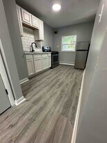 2406 Waynewood Dr, Unit Duplicate of 8 in Fort Wayne, IN - Building Photo