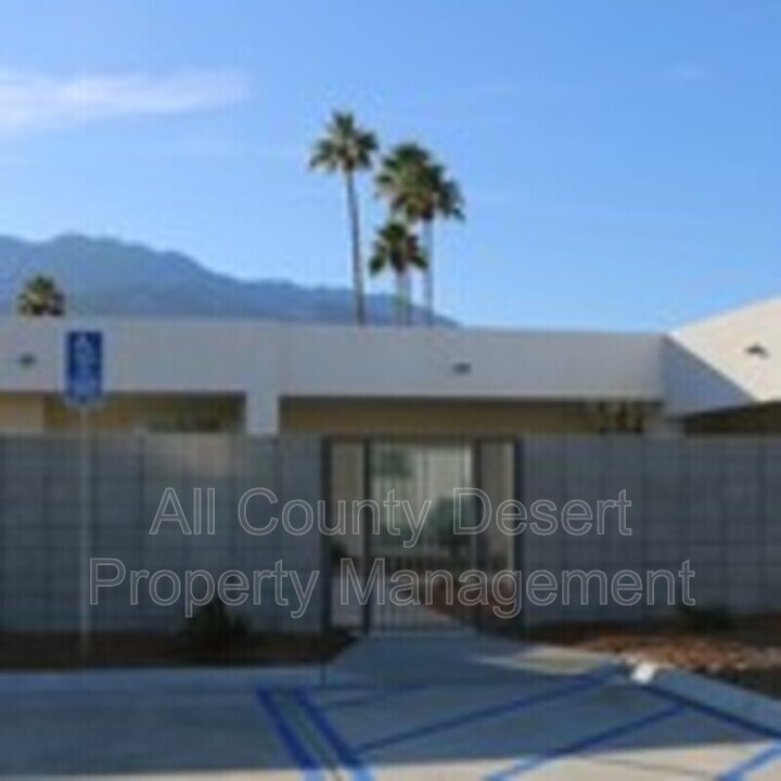 549 Placer Rd in Palm Springs, CA - Building Photo