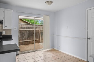 320 Lake Creek Cir in Round Rock, TX - Building Photo - Building Photo