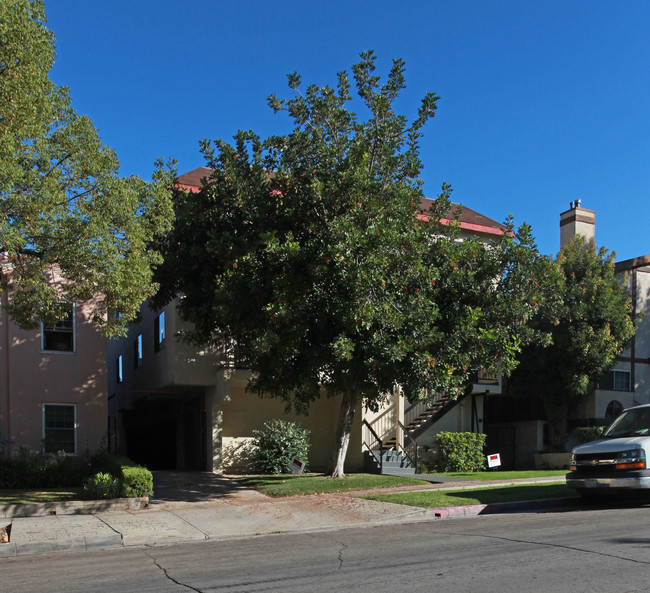 517 E Verdugo Ave in Burbank, CA - Foto de edificio - Building Photo