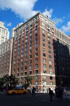 1045 Park Ave in New York, NY - Building Photo - Building Photo