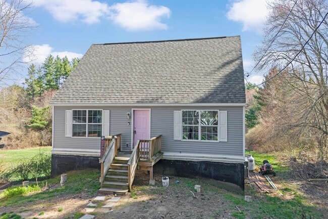 7 Pheasant Run in Pembroke, NH - Building Photo - Building Photo