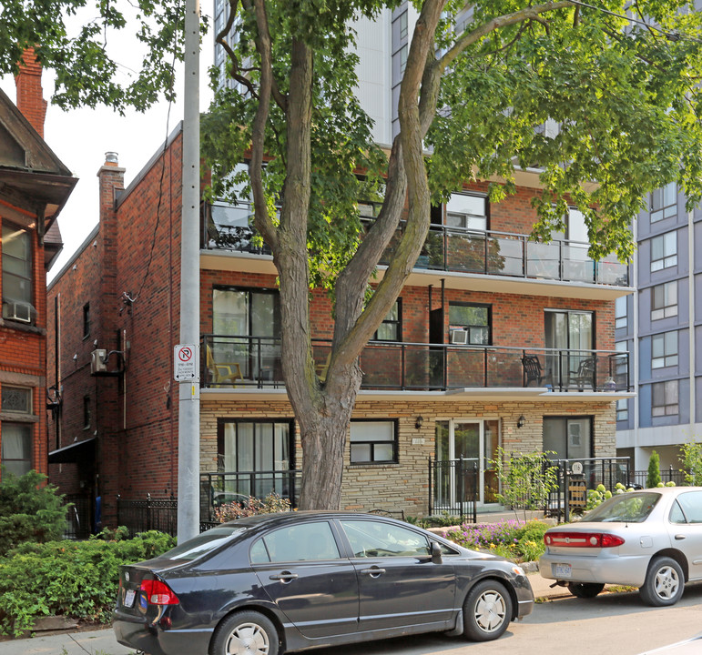 Robinson Street Apartments in Hamilton, ON - Building Photo