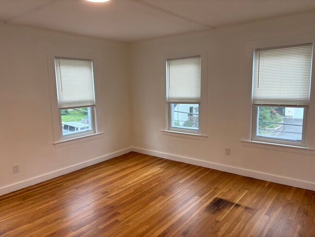 79 Pleasant St, Unit 3