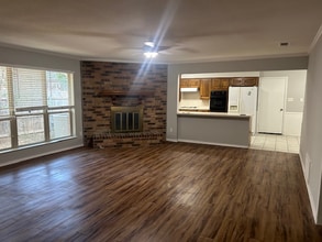 403 Frankie Ln in Lewisville, TX - Building Photo - Building Photo