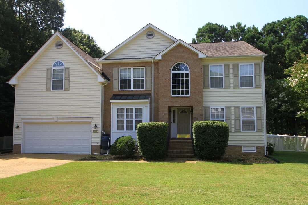 2120 Benomi Dr in Williamsburg, VA - Building Photo