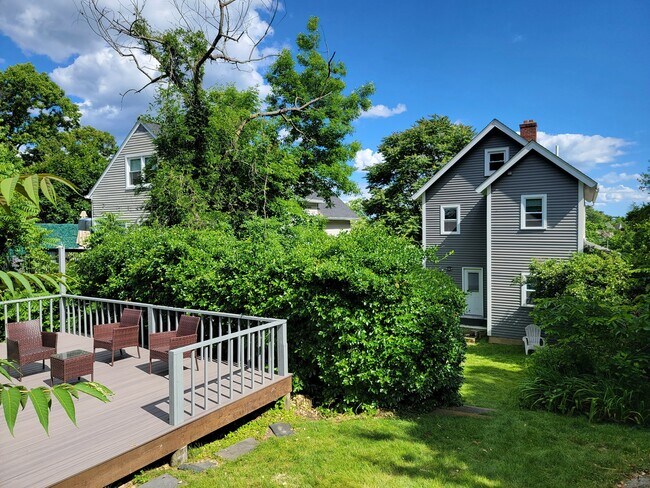 299 Bruce Park Ave in Greenwich, CT - Building Photo - Building Photo