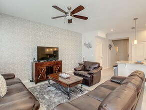 5142 Adelaide Dr in Kissimmee, FL - Building Photo - Building Photo