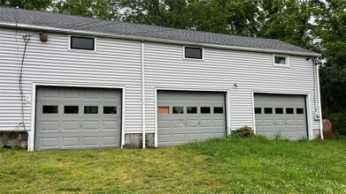 131 S Putt Corners Rd in New Paltz, NY - Building Photo - Building Photo