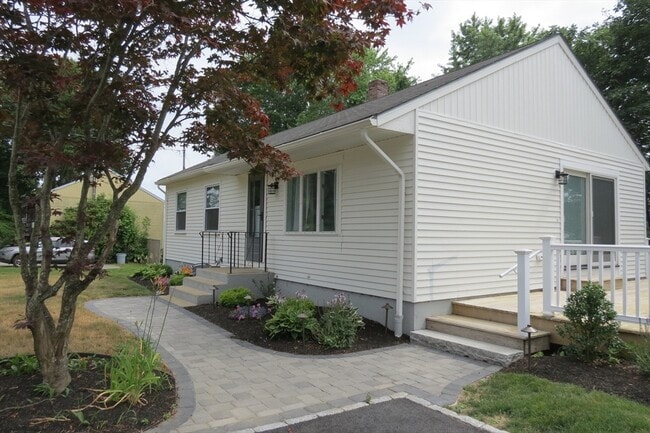 123 Low St in Newburyport, MA - Building Photo - Building Photo