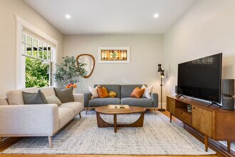 1706 Warren Ave N in Seattle, WA - Building Photo - Building Photo