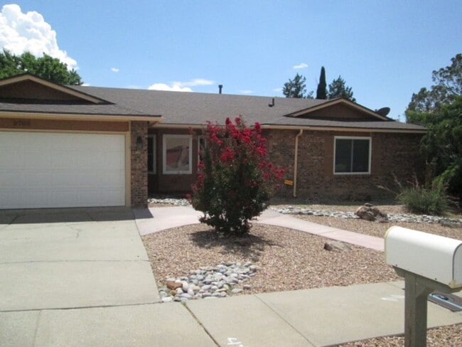 9700 Admiral Lowell Ave NE in Albuquerque, NM - Building Photo - Building Photo