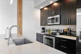 822 Howard Ave in New Orleans, LA - Building Photo - Building Photo
