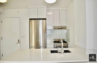 21 STREET in Queens, NY - Building Photo