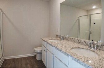 5008 Sampler Dr in Tallahassee, FL - Foto de edificio - Building Photo