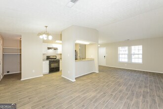 5254 Long Green Ln in Stone Mountain, GA - Building Photo - Building Photo