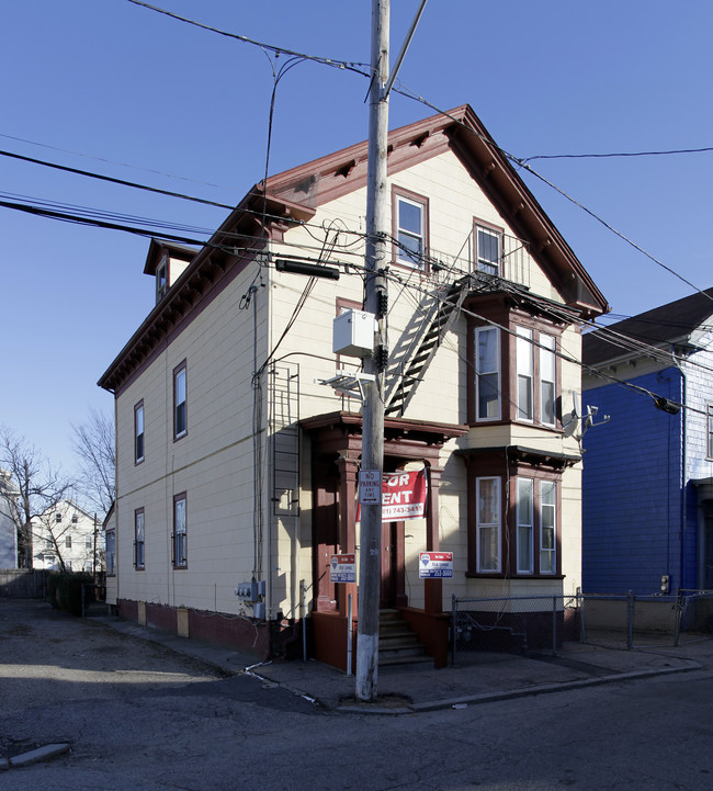 144 Parade St in Providence, RI - Foto de edificio - Building Photo