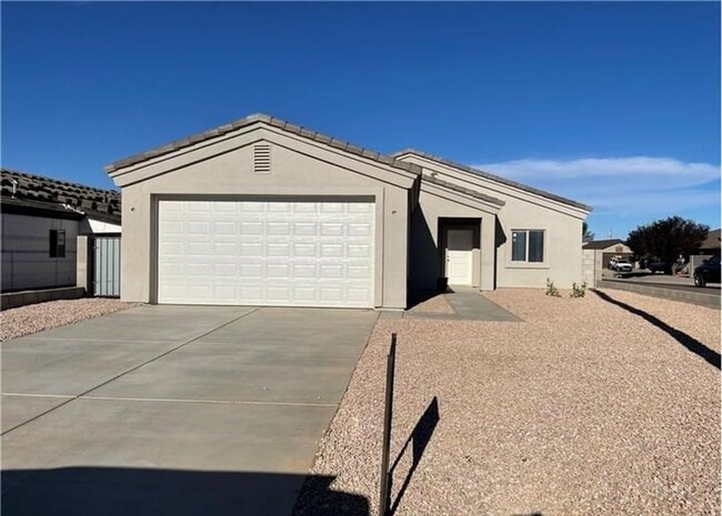 3692 N Lomita St in Kingman, AZ - Building Photo - Building Photo