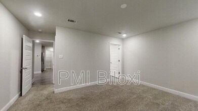 6467 Eastland Cir in Biloxi, MS - Foto de edificio - Building Photo