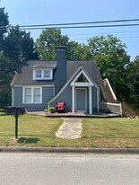 421 Piedmont Rd in Gainesville, GA - Building Photo