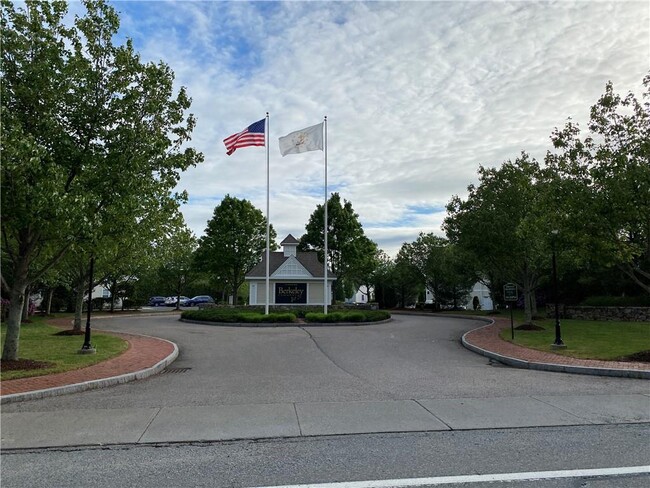500 Mendon Rd-Unit -1 E in Cumberland, RI - Building Photo - Building Photo