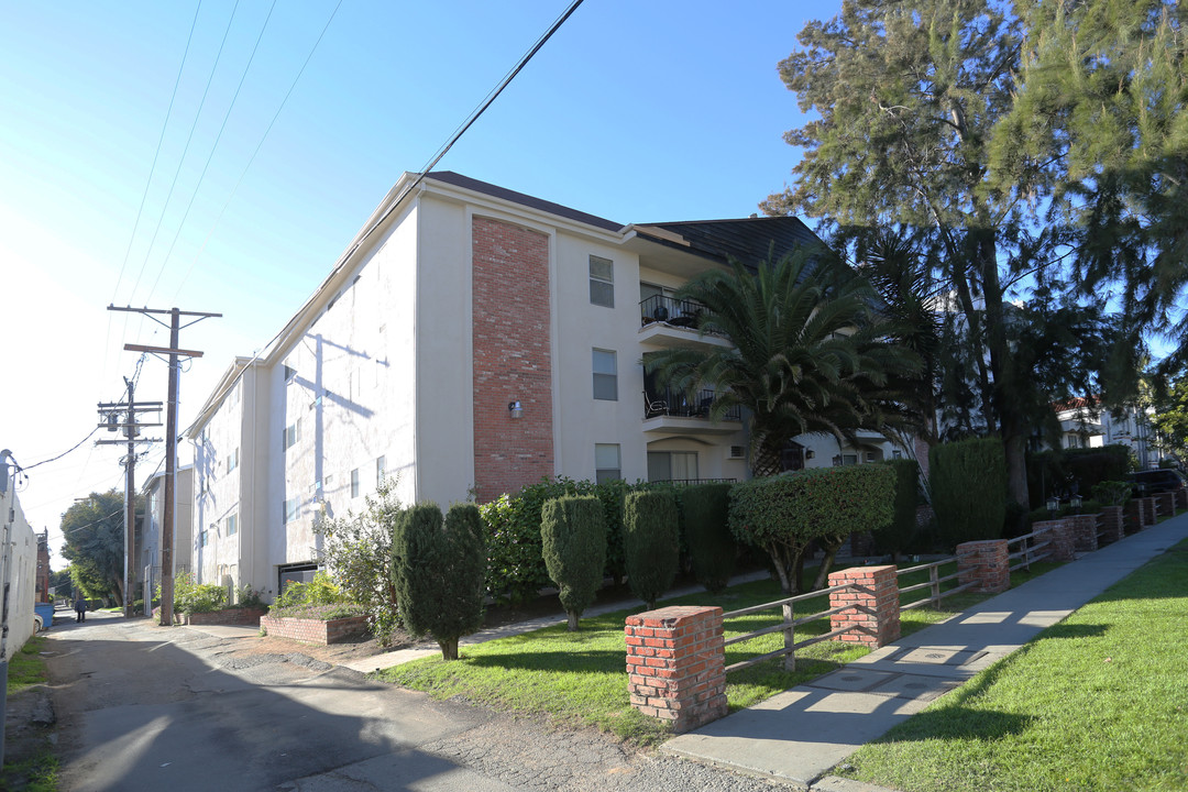 3775 South Canfield Avenue in Los Angeles, CA - Building Photo