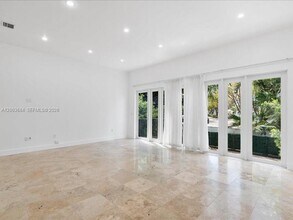 3502 NE 166th St in North Miami Beach, FL - Building Photo - Building Photo