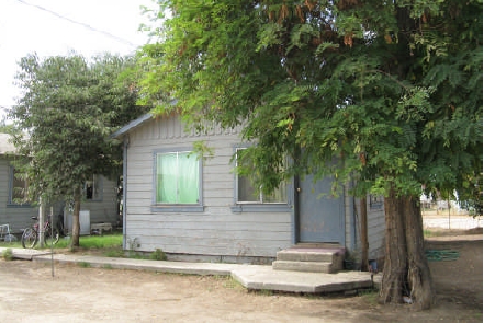 Vandalia Apartments and MHP in Porterville, CA - Foto de edificio - Building Photo