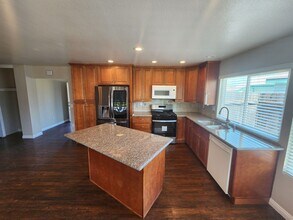8411 Menkar Rd in San Diego, CA - Building Photo - Building Photo
