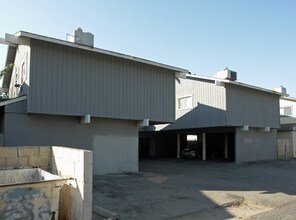 551 W Ashlan Ave in Clovis, CA - Building Photo - Building Photo