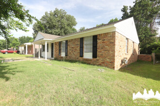 1884 Conerly Dr S in Southaven, MS - Building Photo - Building Photo