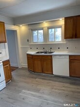 184 Meriden Rd in Waterbury, CT - Building Photo - Building Photo