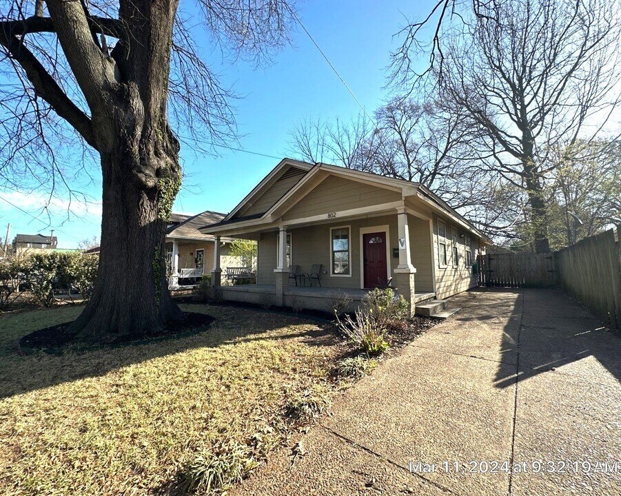 802 Meda St in Memphis, TN - Foto de edificio